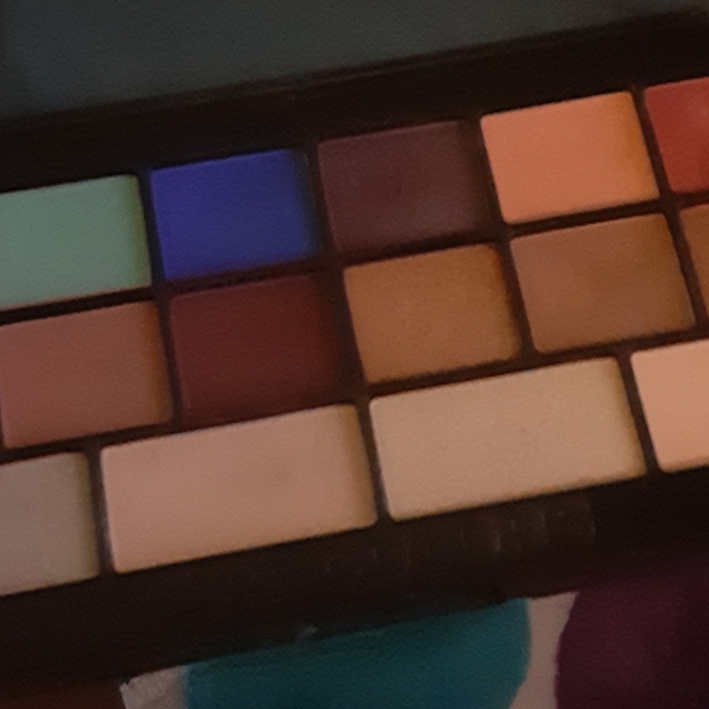 Makeup - Picture 3 of 3